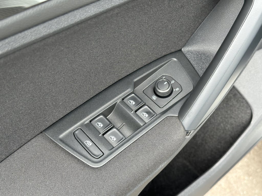 Volkswagen Tiguan 1.5 tsi act 150pk r-line | virtual cockpit | camera | erg