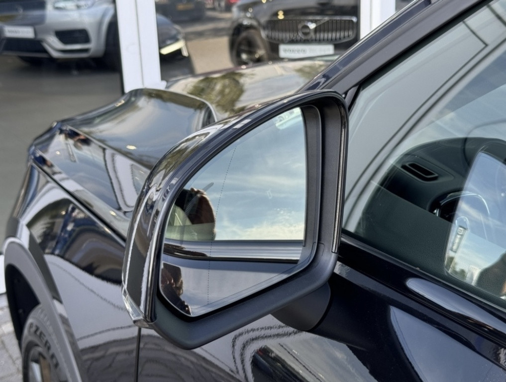 Volvo Ex40 plus black edition