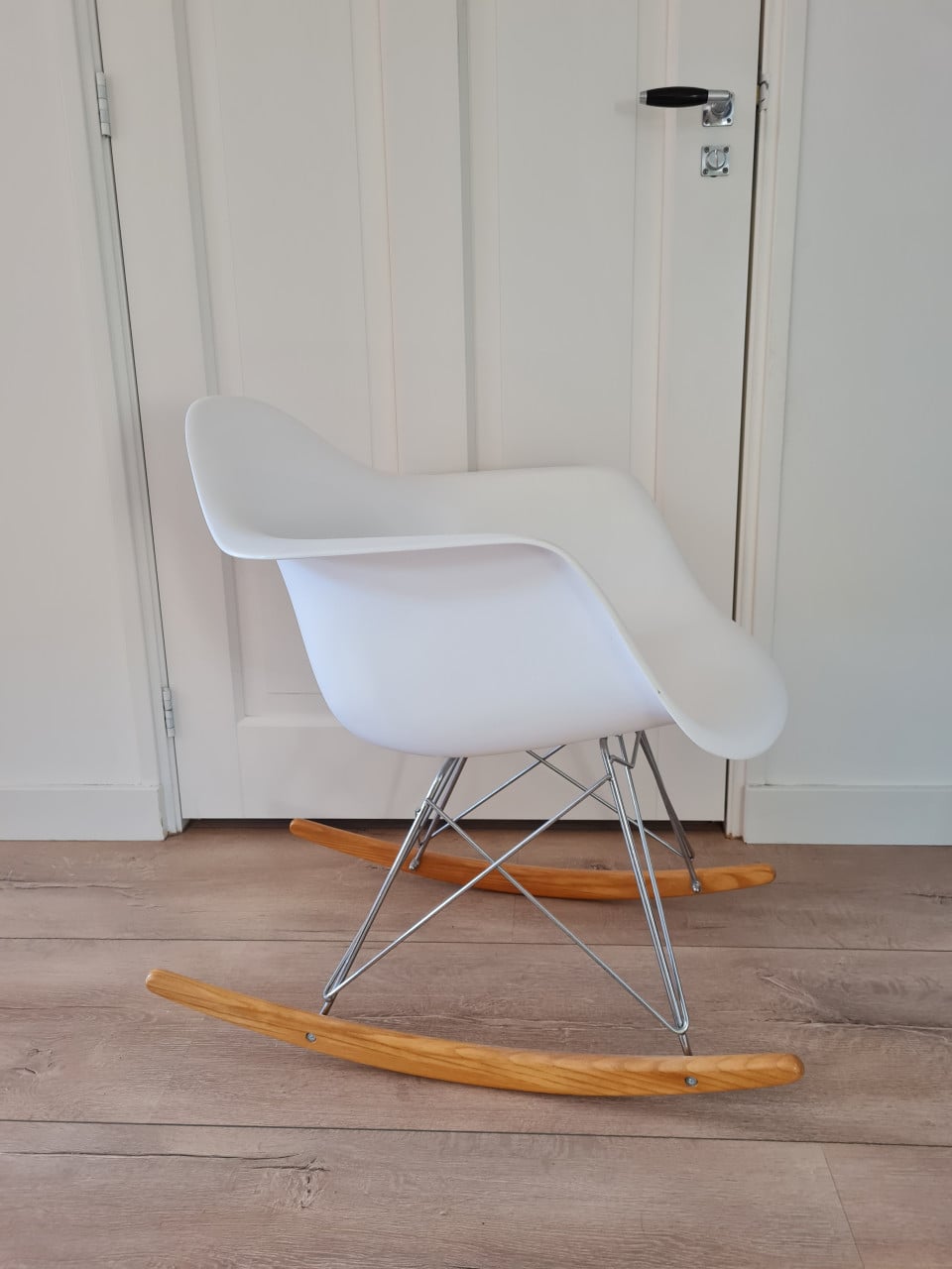 Replica Eames schommelstoel