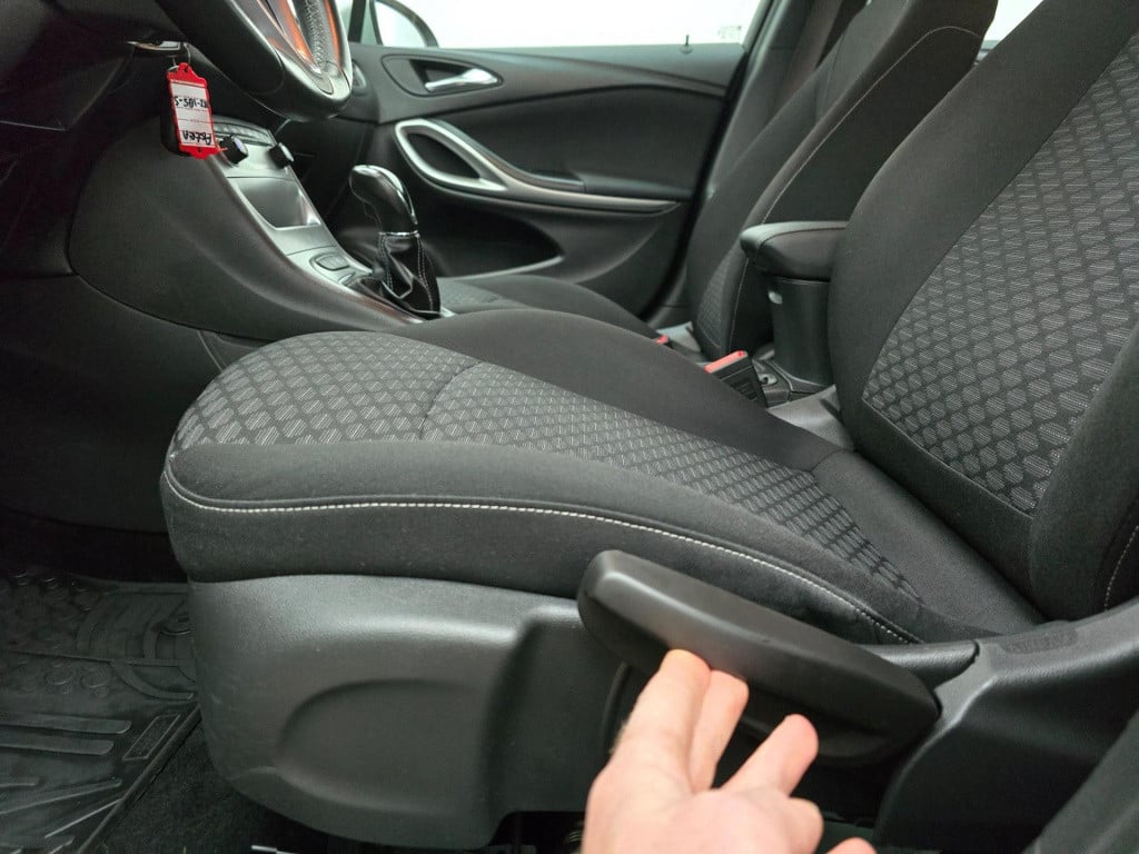 Opel Astra sports tourer occasion 1.0 met trekhaak, parkeercamera en cruise