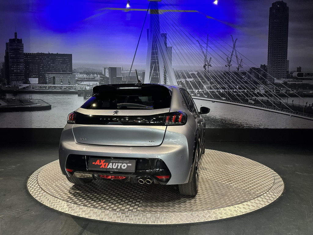 Peugeot 208 1.2 puretech gt *pano*camera*carplay*
