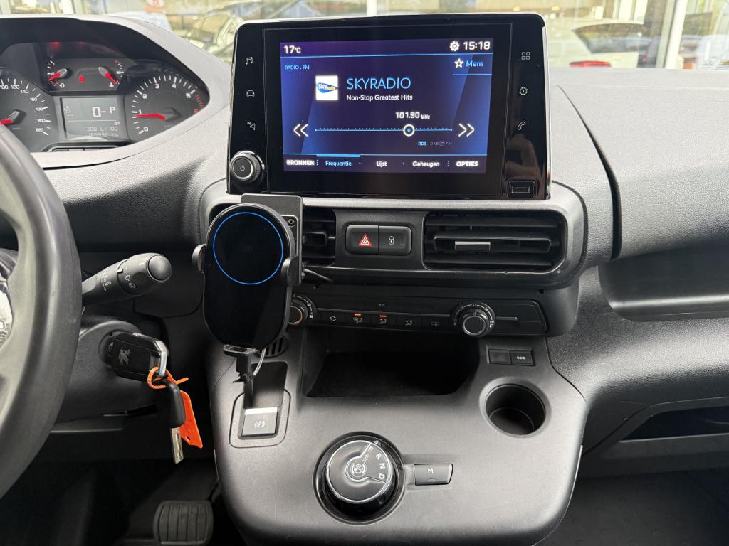 Peugeot Partner 1.5 bluehdi premium | trekhaak | navi | carplay | camera | 