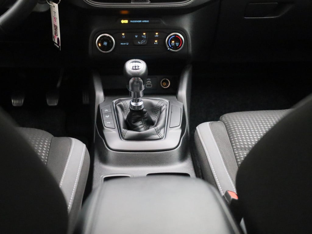 Ford Focus 1.0 ecoboost hybrid connected | parkeer sensoren | navigatie | c
