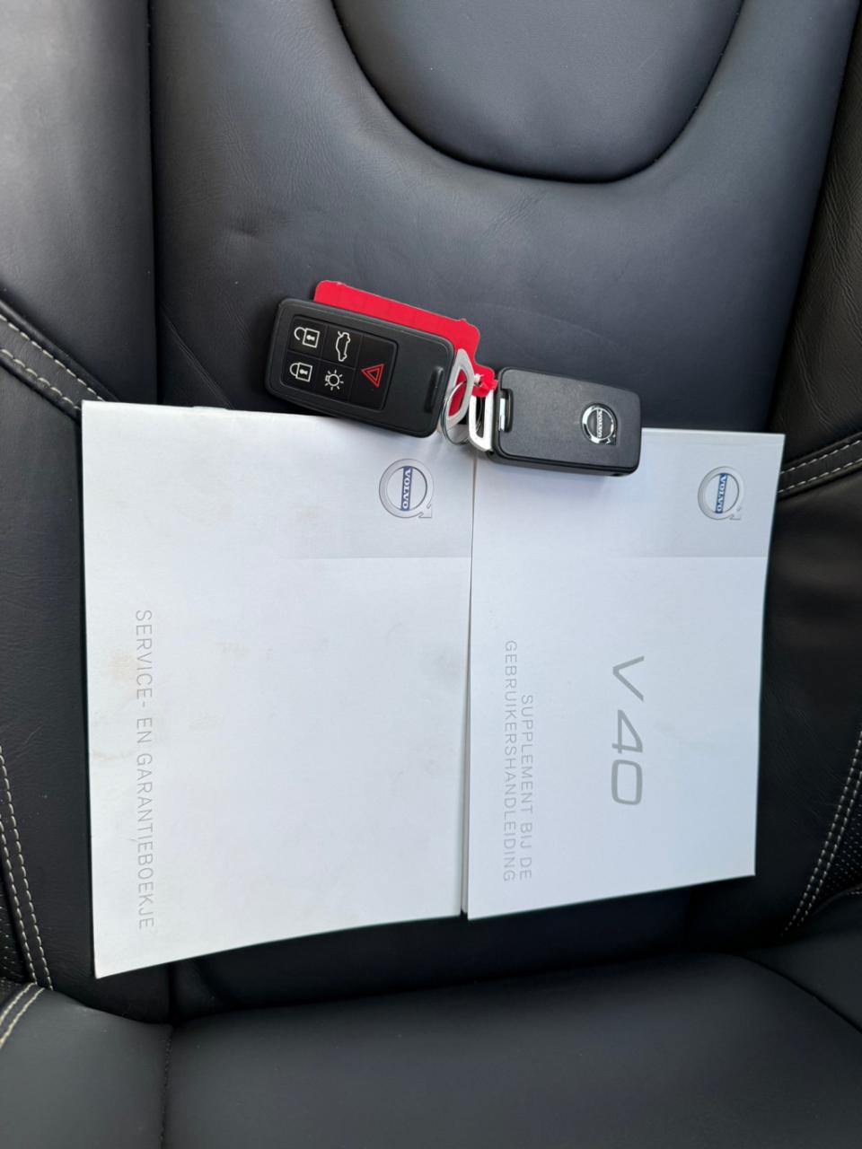 Volvo V40 2.0 t4 business sport r-design 190 pk