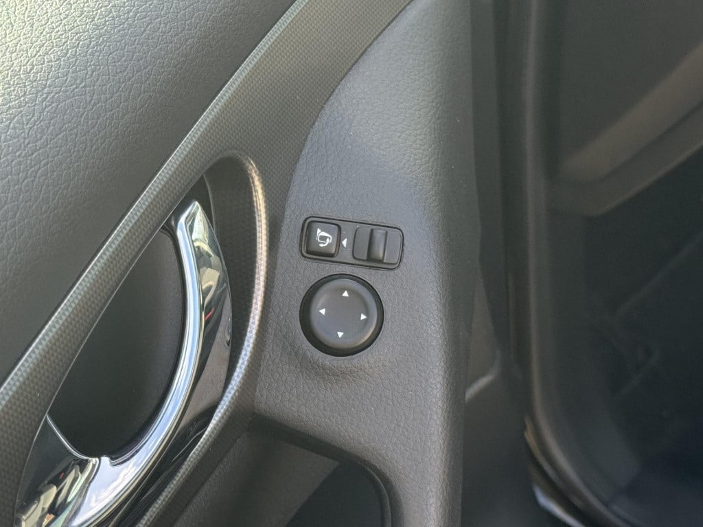 Nissan Qashqai 1.2 n-connecta design pack | trekhaak | panoramadak | naviga