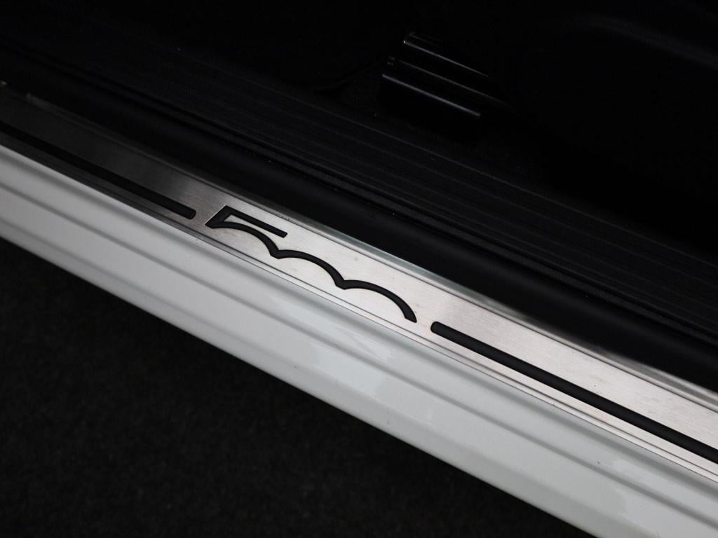 Fiat 500 C 1.0 hybrid star | cabrio | parkeer sensoren | dab | bluetooth | 