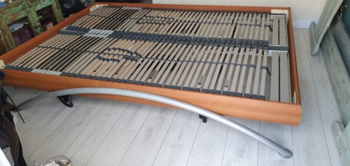 Bed 160 x 220 cm met elektrisch verstelbare lattenbodems