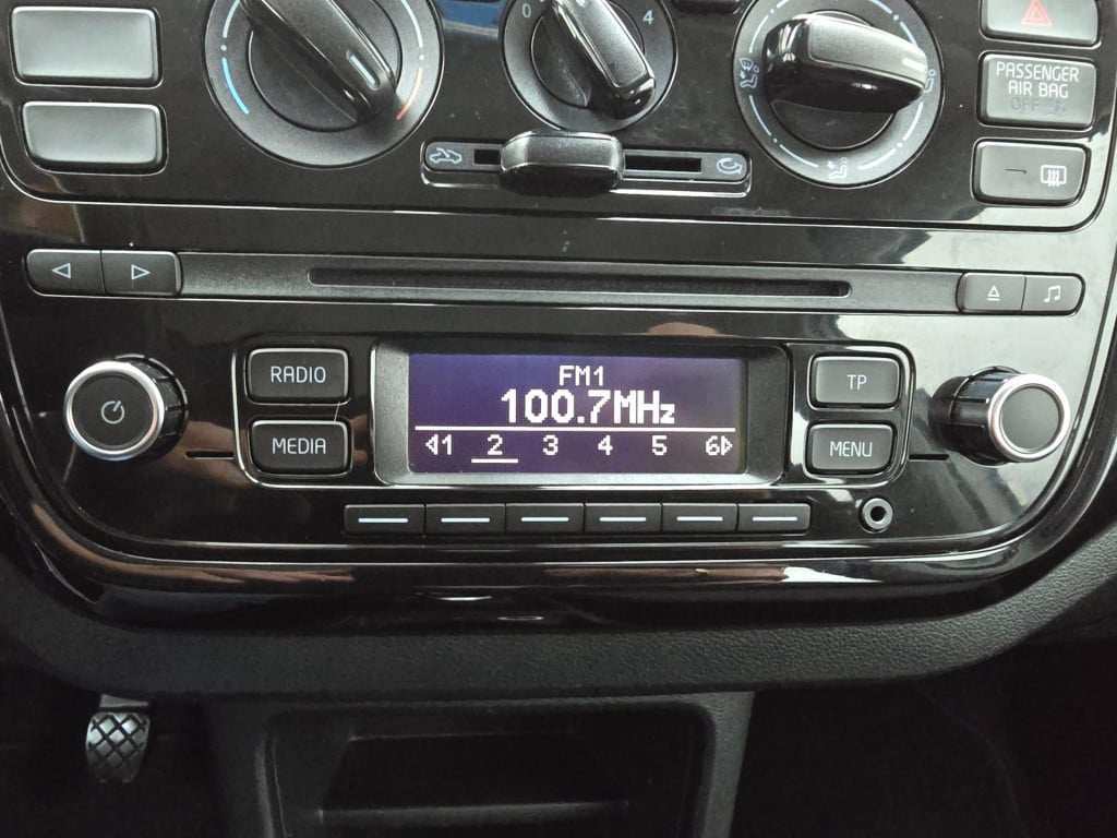 Volkswagen UP! occasion 1.0 move up! bluemotion met airco en navigatie | tw