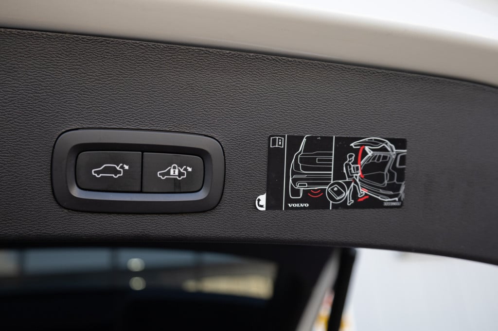 Volvo XC40 1.5 t5 recharge r-design full options! ✅pano✅h&k✅360°cam✅leer