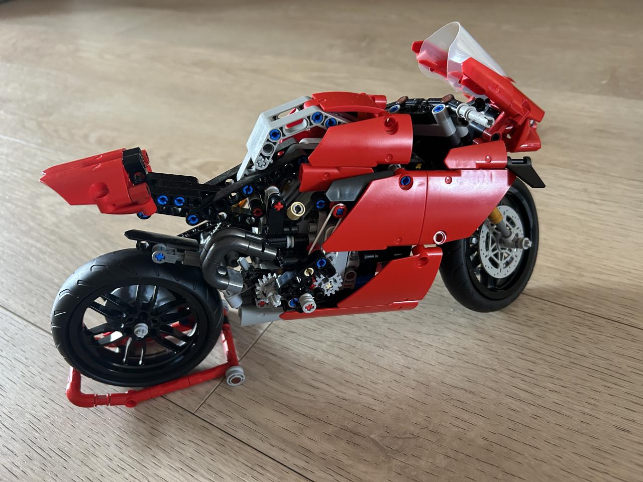 Lego Technic 42107 – Ducati Panigale V4 R