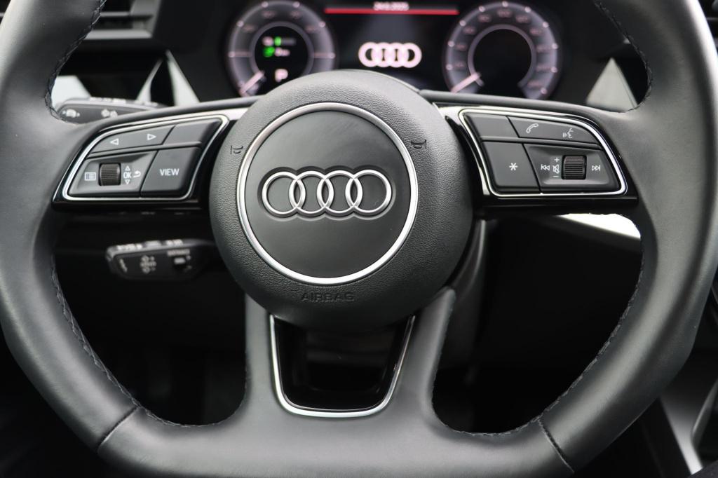 Audi A3 sportback 40 tfsi e s edition 204pk s-tronic | soh 98% l zwart opti