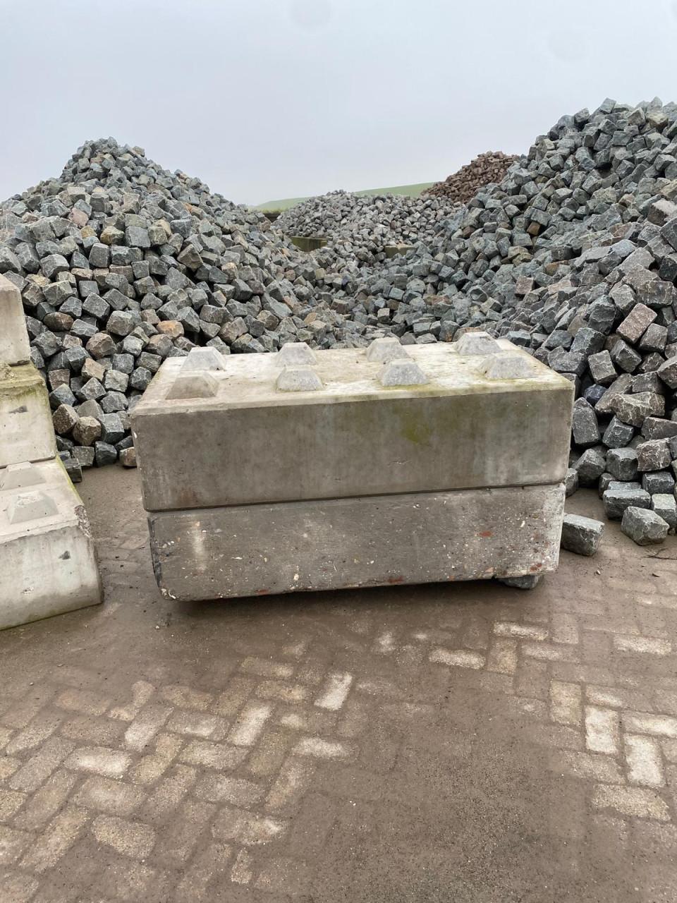 Betonnen legoblokken