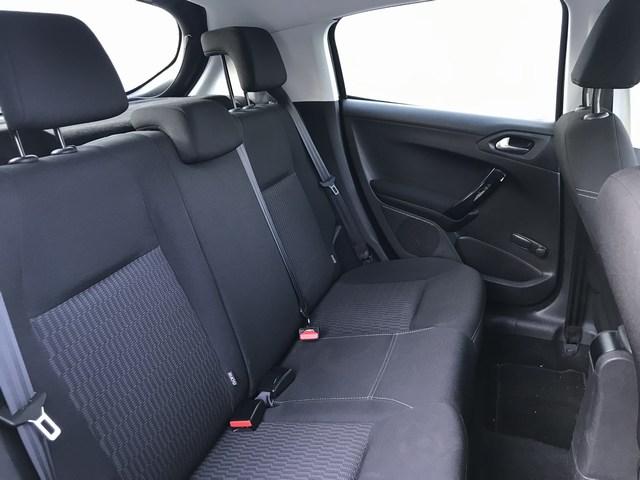 Peugeot 208 1.2 automaat navi | pdc | cruise | airco | trekhaak | dab etc.