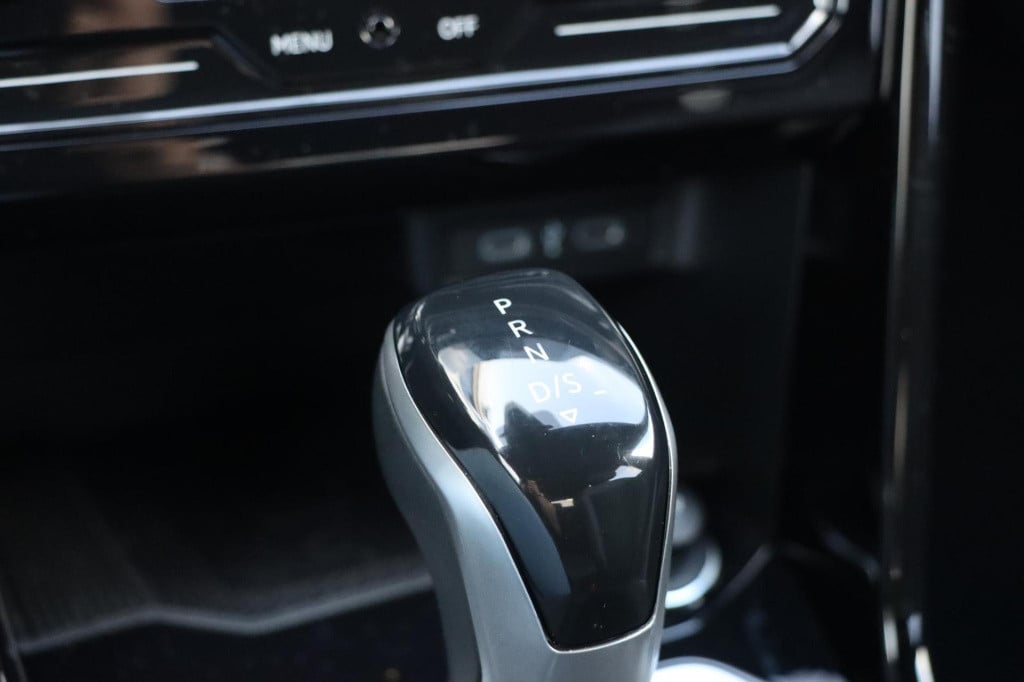 Volkswagen T-roc 1.5 tsi r-line business