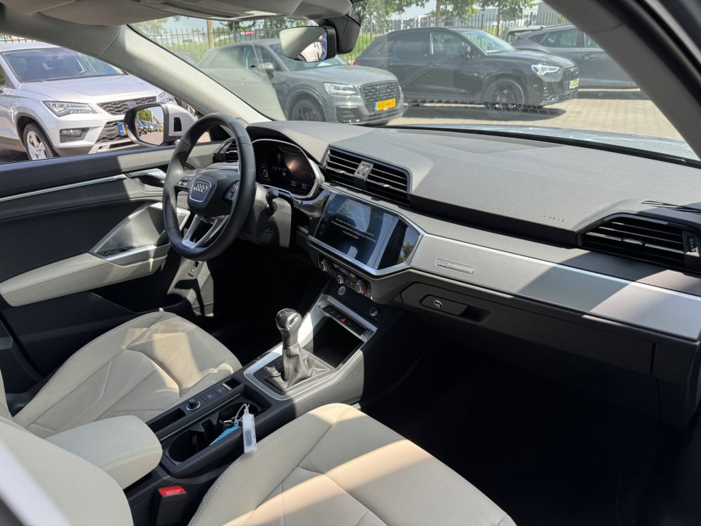 Audi Q3 35 tfsi advanced * panoramadak * matrix led * 360 camera
