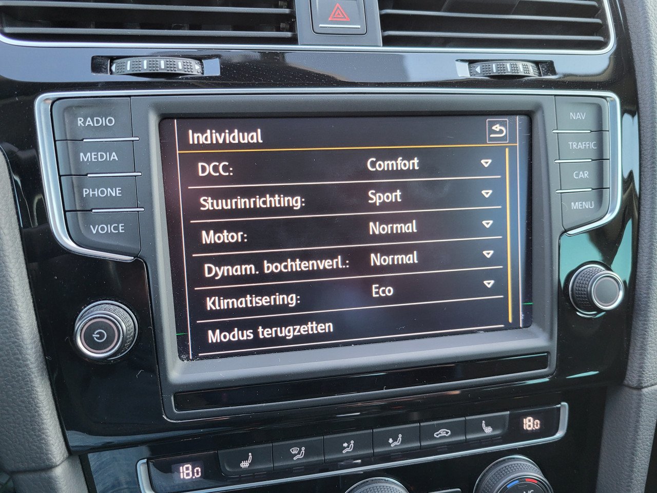 VW Golf 1.4TSI ACT Highline Executive DSG 140pk