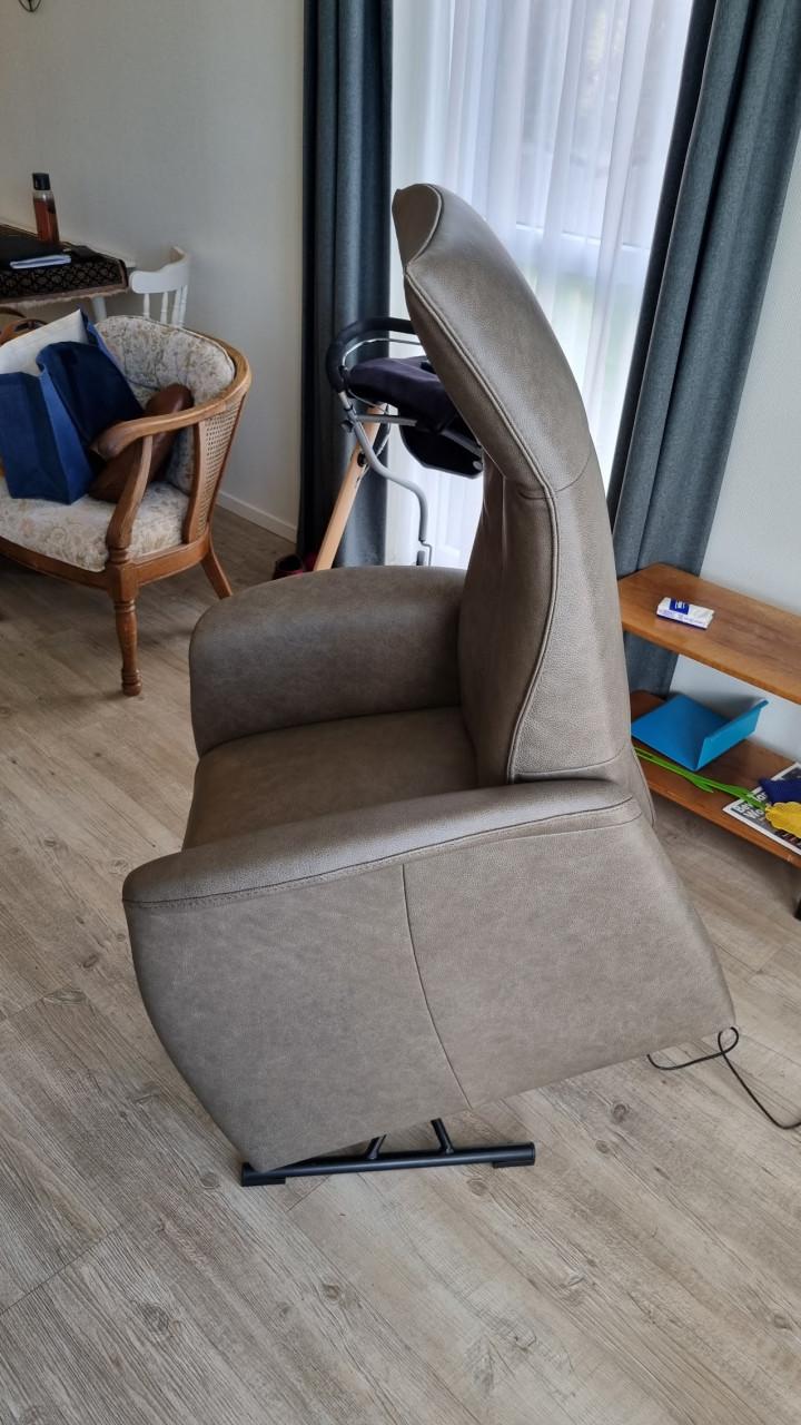 Relaxfauteuil / sta op stoel