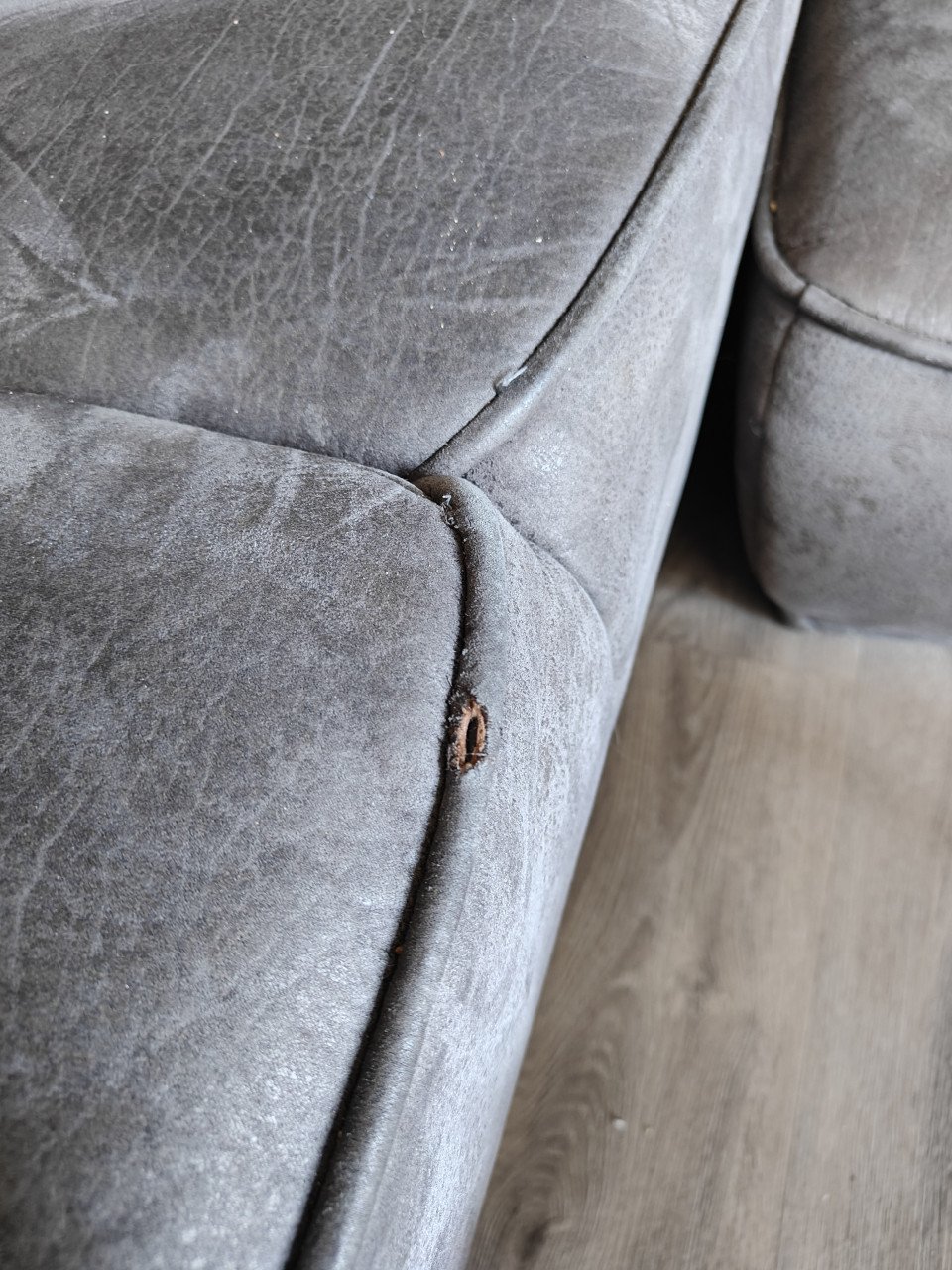 Gratis driezitsbank met hocker