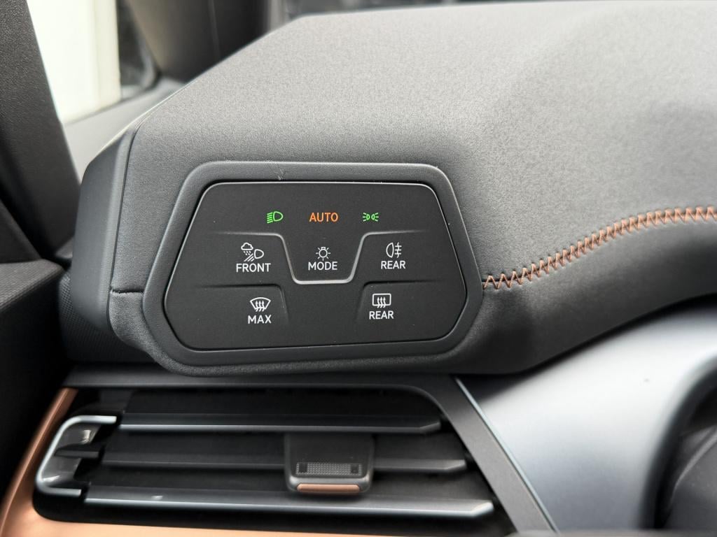 Cupra Born business one 62 kwh | carplay | pdc | rijklaar inclusief 1 jaar 