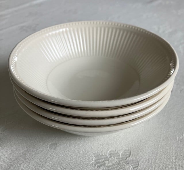 WEDGWOOD SERVIES WINDSOR ONDERDELEN IN PRIMA STAAT LIEFST IN 1 KOOP