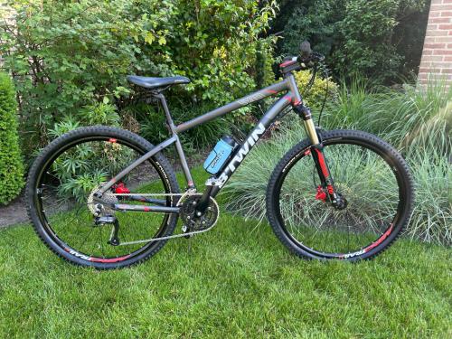 Mountainbike B’Twin maatje M met 27,5 inch wielen