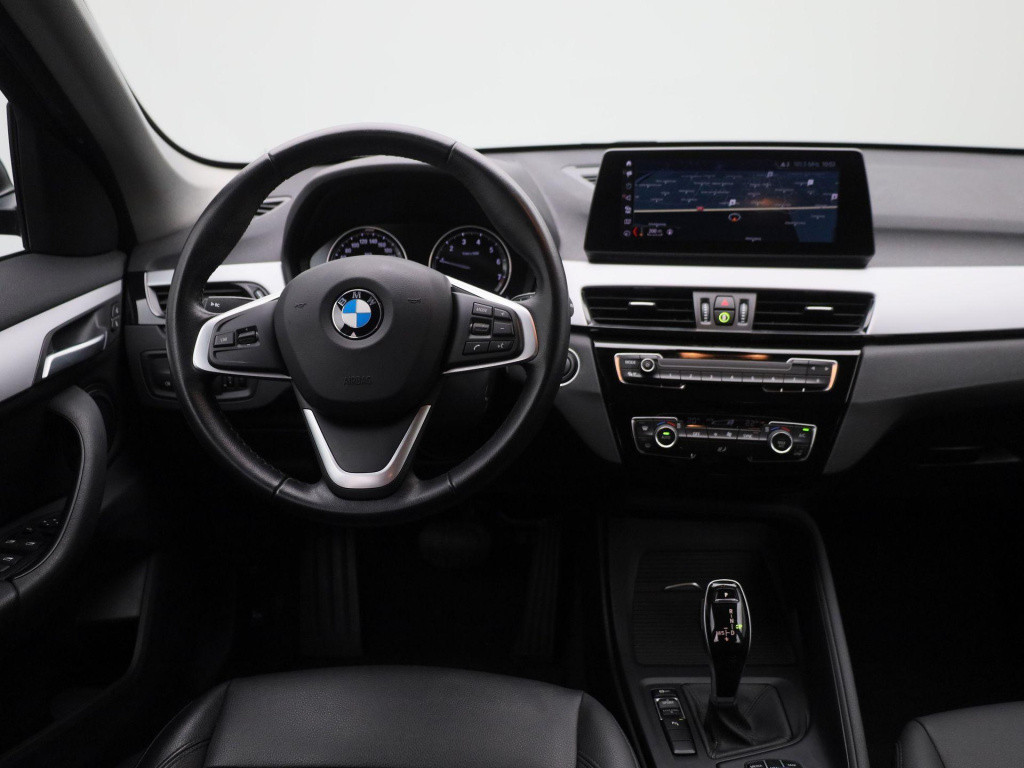 BMW X1 sdrive18i | automaat | navigatie | camera | climate control | blueto