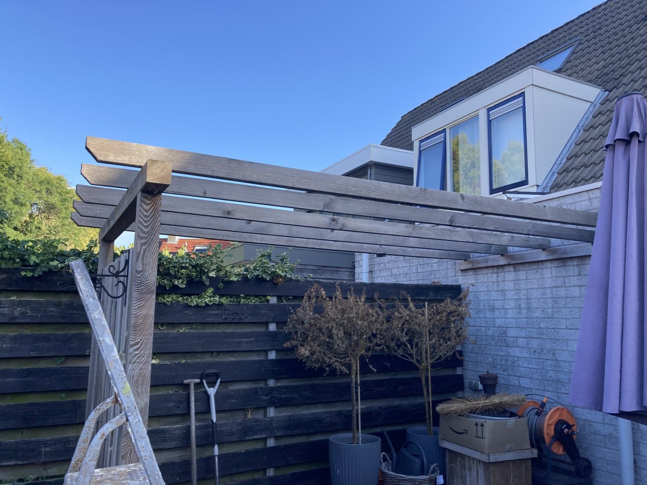 GERESERVEERD VOOR RIA. Tuinscherm compleet