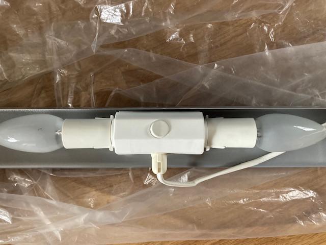 Plafondlamp met 3 spots en lichtbalk