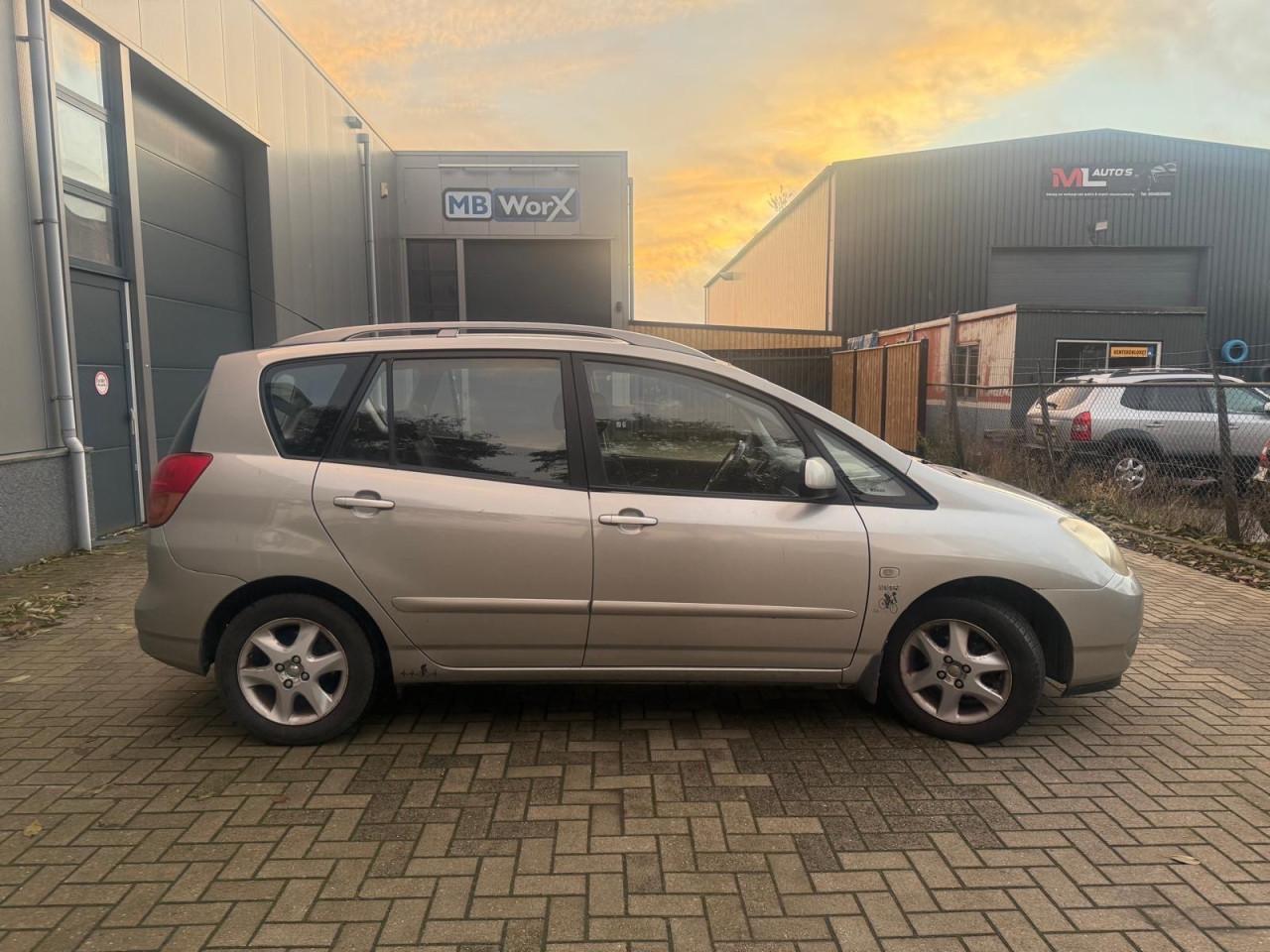 Toyota Corolla Verso 1.6 VVT-i Linea Luna