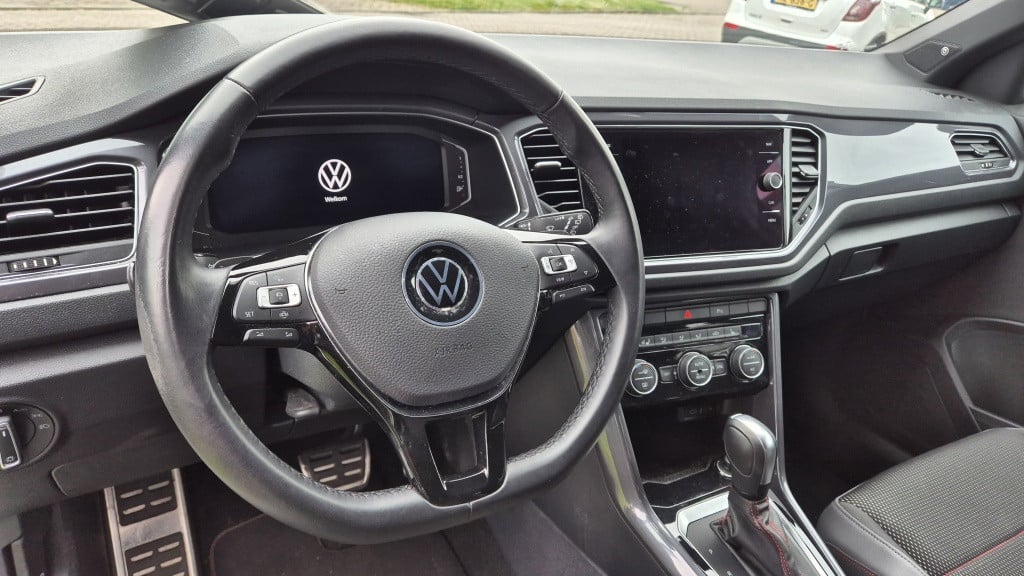 Volkswagen T-roc 1.5 tsi sport r *navi*camera*virtual*acc*blind-spot*clima*