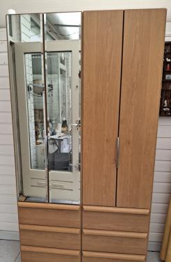 Kast met spiegel