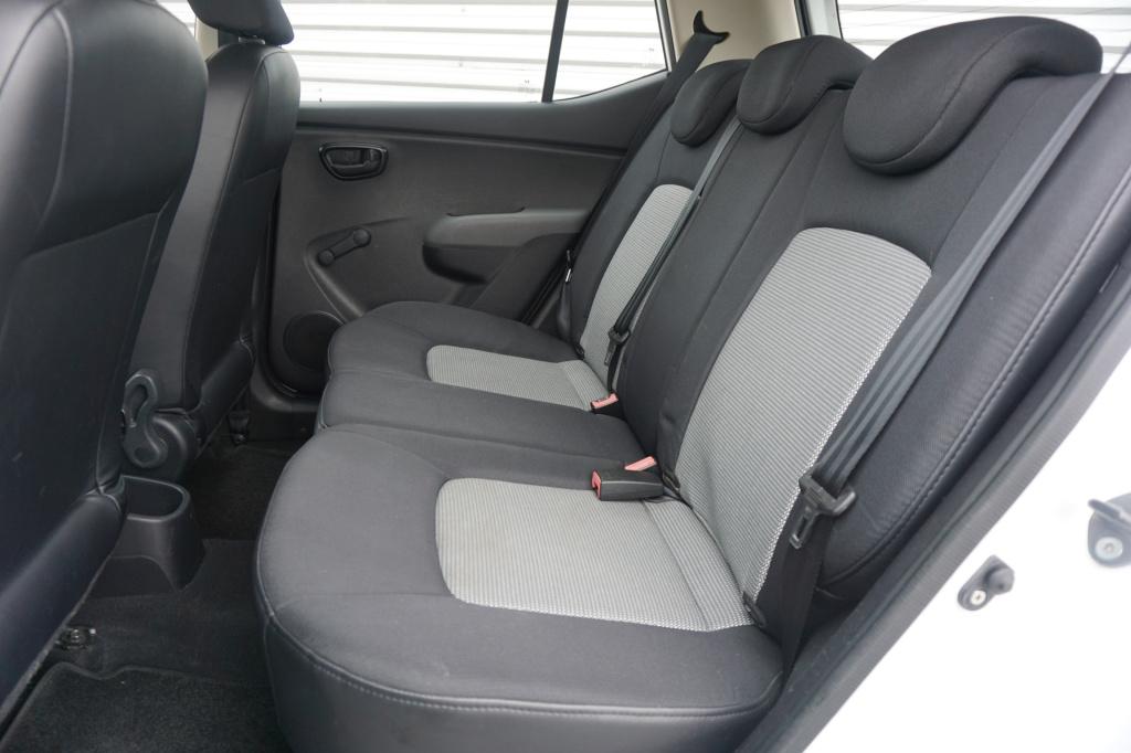 Hyundai I 10 1.1 active cool airco / elektr. ramen / nap