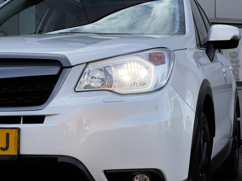Subaru Forester 2.0 premium | trekhaak afneembaar | panoramadak | navigatie