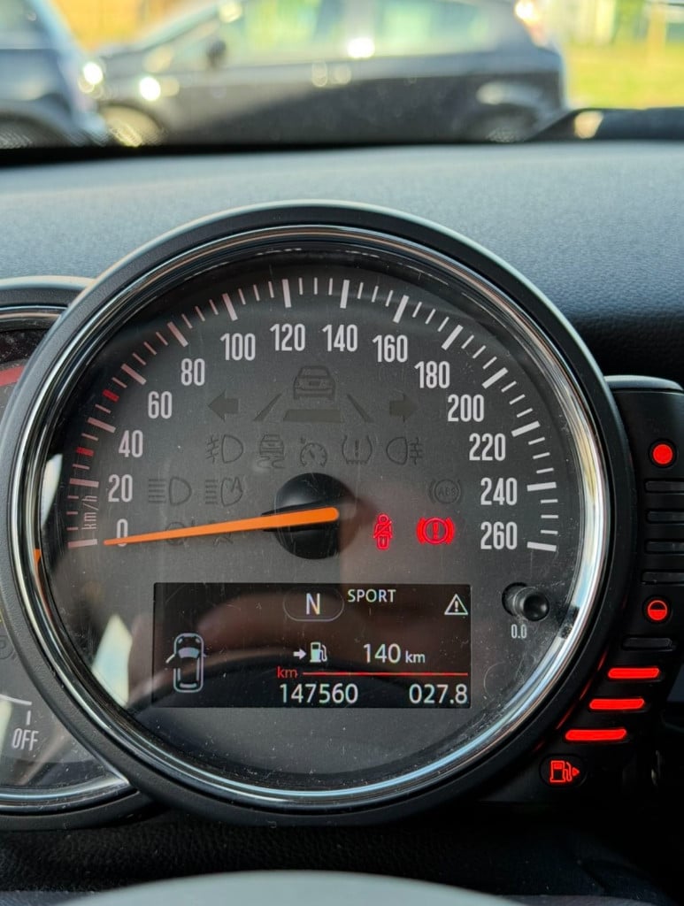 Mini Cooper 1.5 - chili - pano