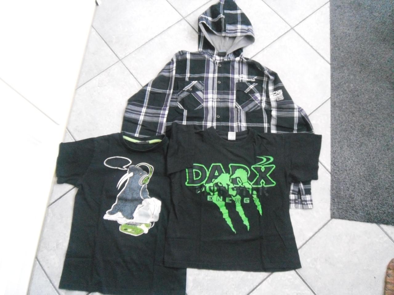 ZWARTE BLOUSE + 2 T-SHIRTS ZWART 146-152 + LONGSLEEVE 152