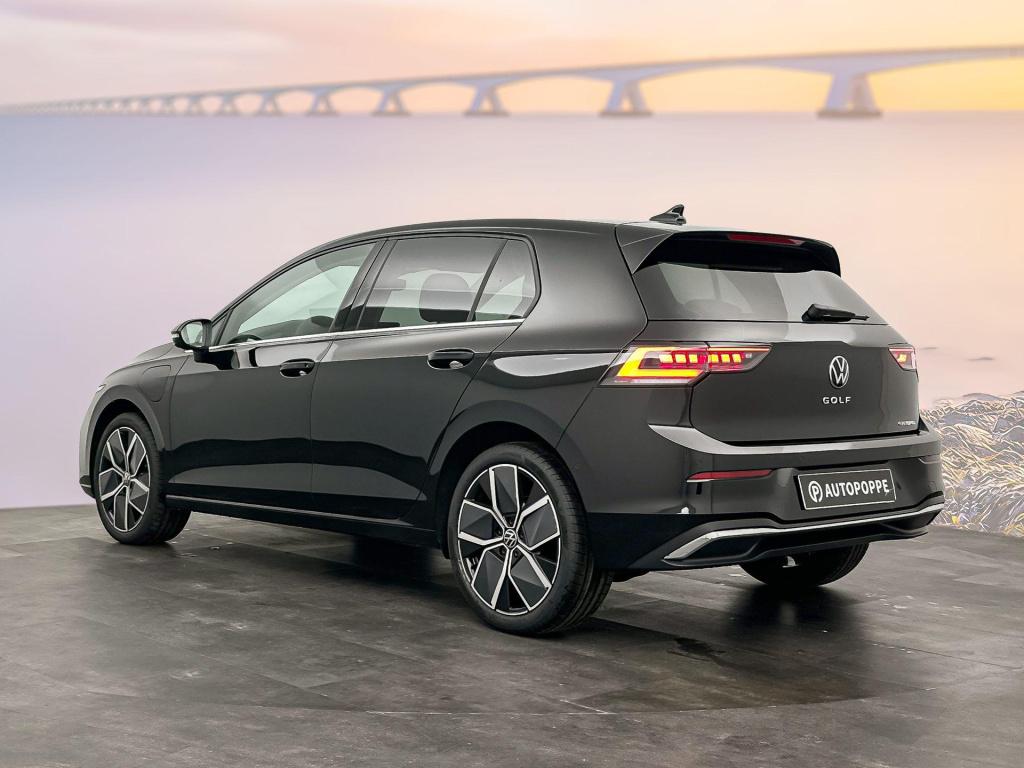 Volkswagen Golf style edition 204 pk plug in hybride