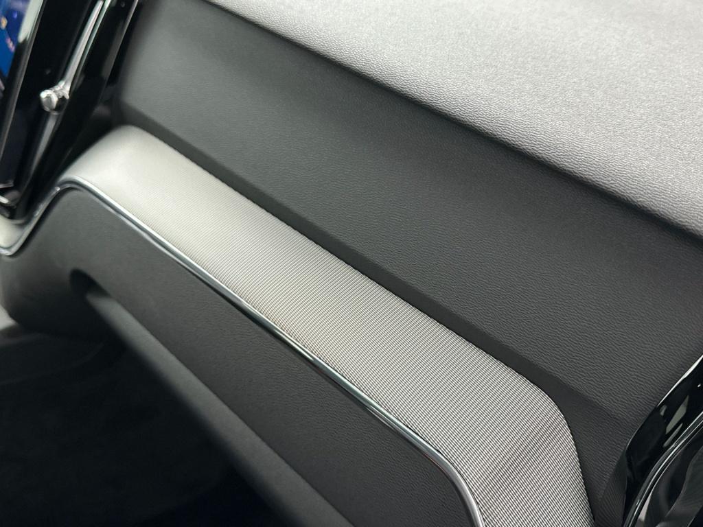 Volvo XC60 t6 398pk recharge black edition ultra| pano| luchtvering| 360 ca