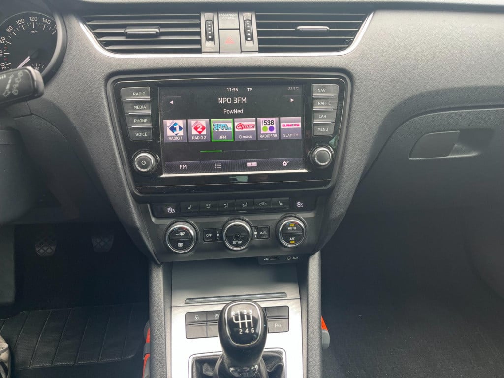 Skoda Octavia combi 1.2 tsi greentech elegance businessline | orig nl. | de