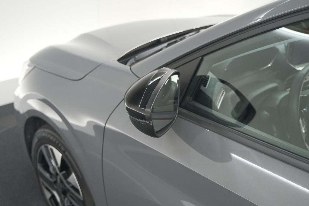 Peugeot 208 puretech 100 allure | apple carplay | parkeersensoren | climate