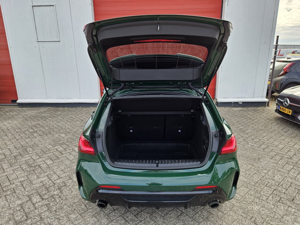 BMW 1 Serie m135i xdrive m-sport pro | irish green
