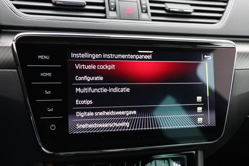 Skoda Superb combi 1.4 tsi iv sportline business 218pk dsg6