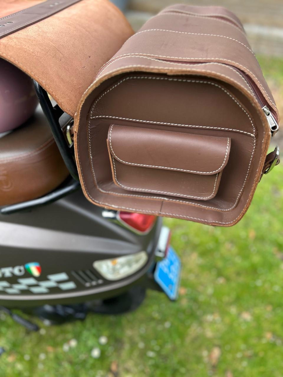 Te koop: BTC RIVA Retro Scooter met windscherm – stijlvolle verschijning!