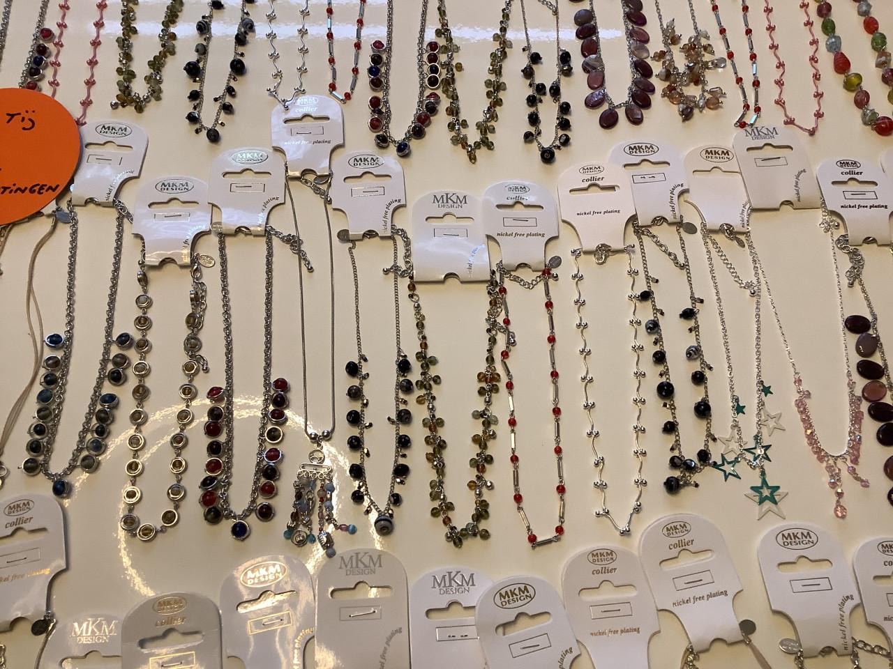 Partij mooie MKM Design kettingen. ( partij 55)