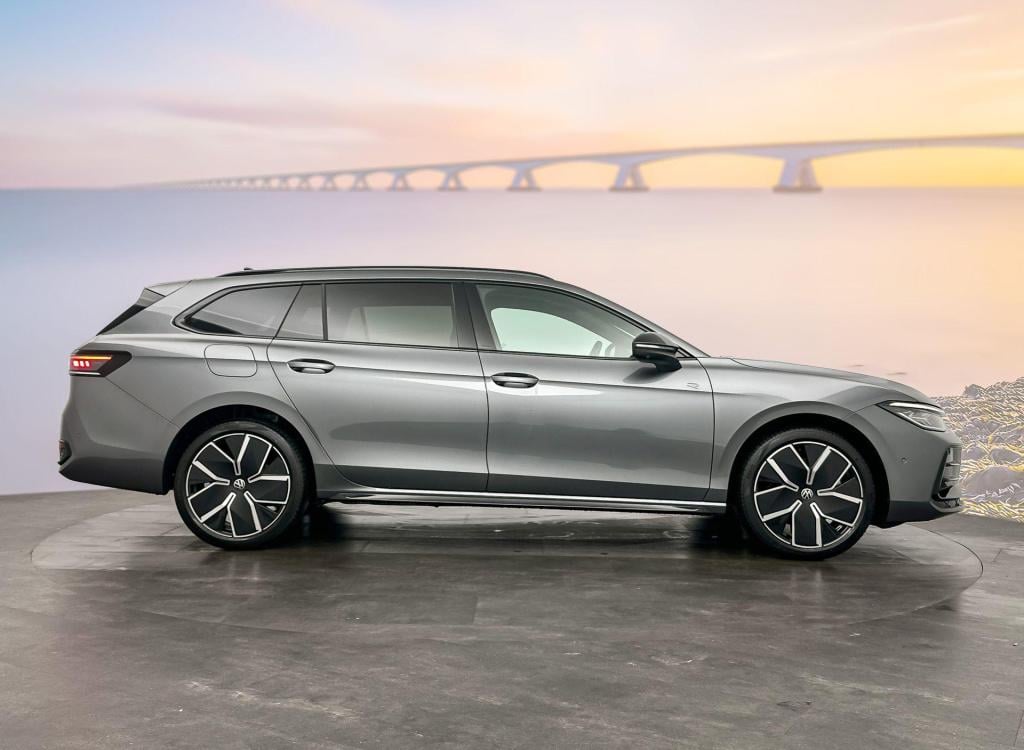 Volkswagen Passat r-line edition plug in hybride 204 pk black style plus pa