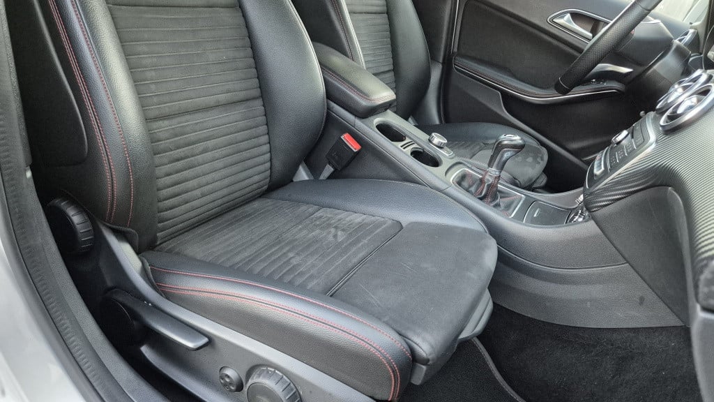 Mercedes-Benz A-Klasse 180 bus.sol amg*led*navi*stoelvrw*18 inch*leder*zwar