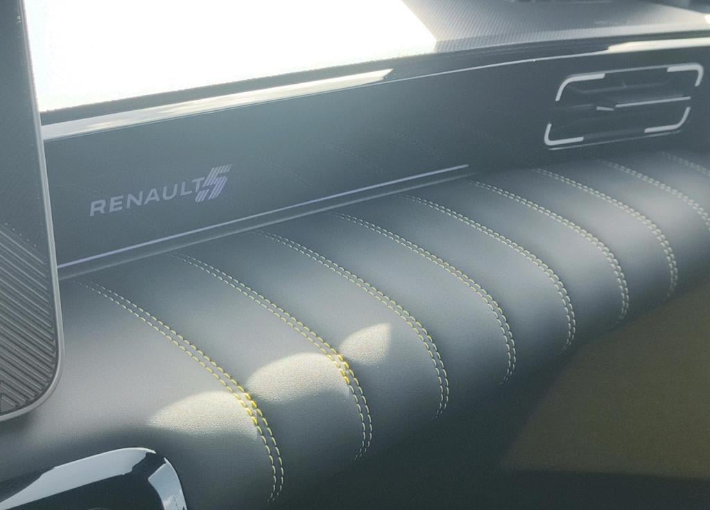 Renault 5 comfort range iconic cinq 52 kwh - pack safety & advanced driving