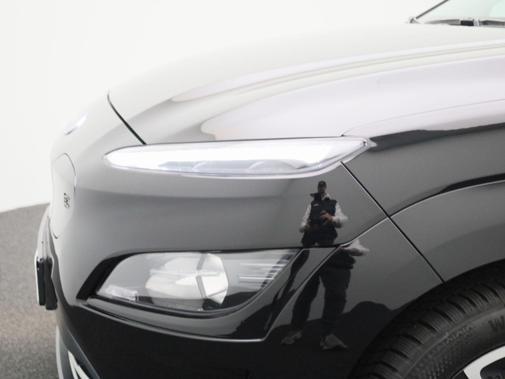 Hyundai Kona ev fashion 39 kwh | navi | camera | lmv | pdc | climate