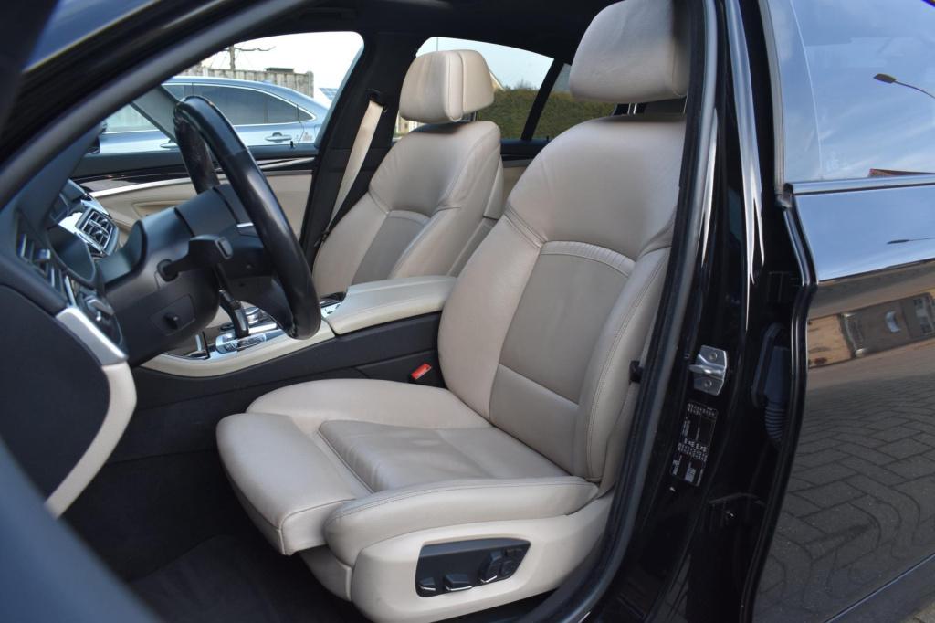 BMW 5 Serie 520i m sport | schuifdak | camera | leder | nap | adapt. cruise
