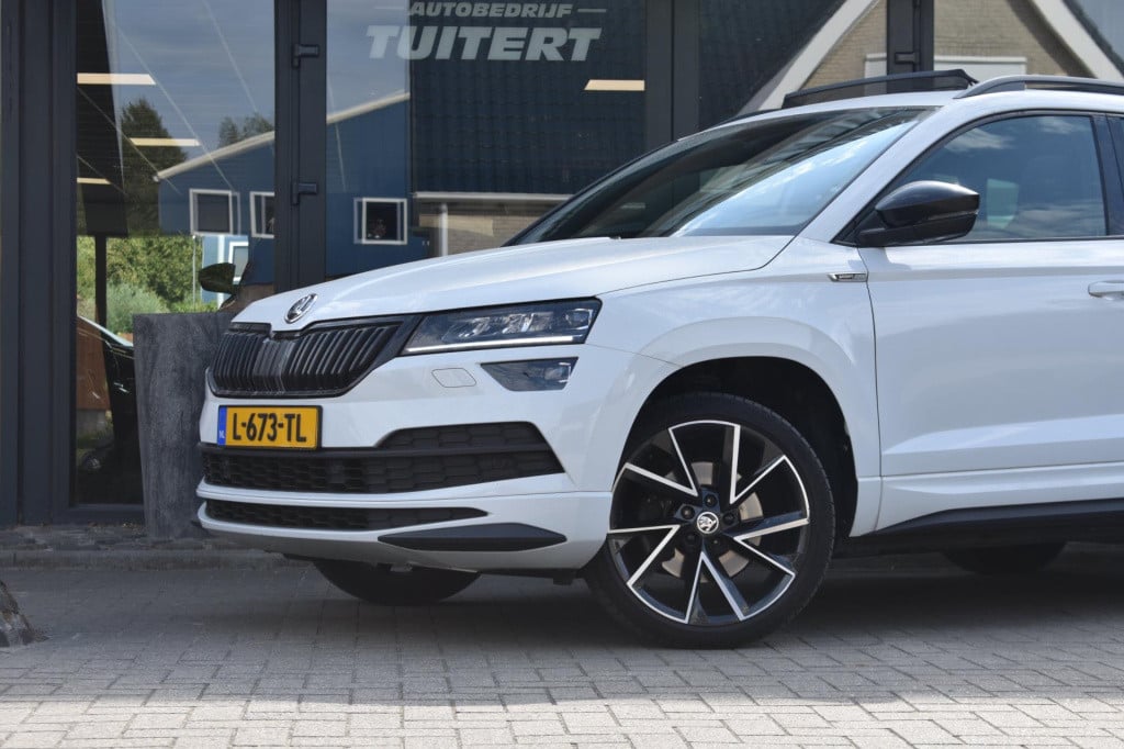 Skoda Karoq 1.5 tsi act sportline | panoramadak | canton | dealer onderhoud