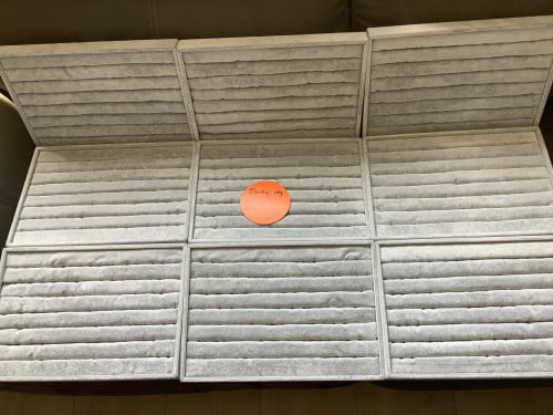 Partij gebruikte display’s voor ringen. ( partij 189)